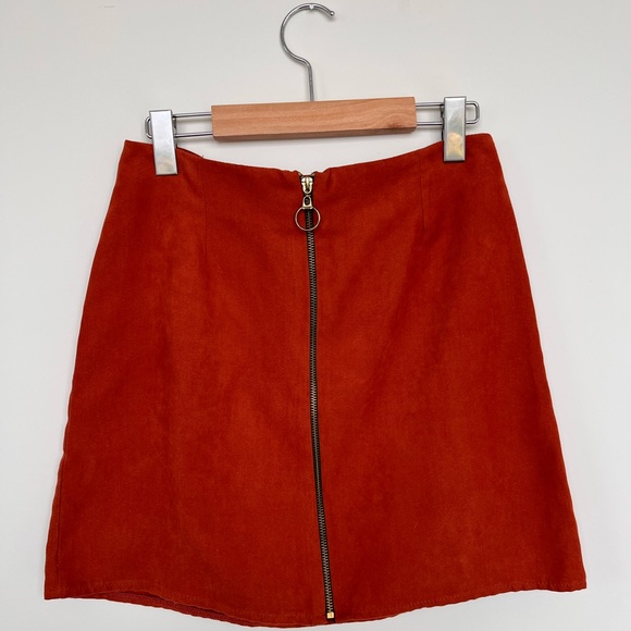 Velvet mini skirt in great condition - Picture 1 of 3